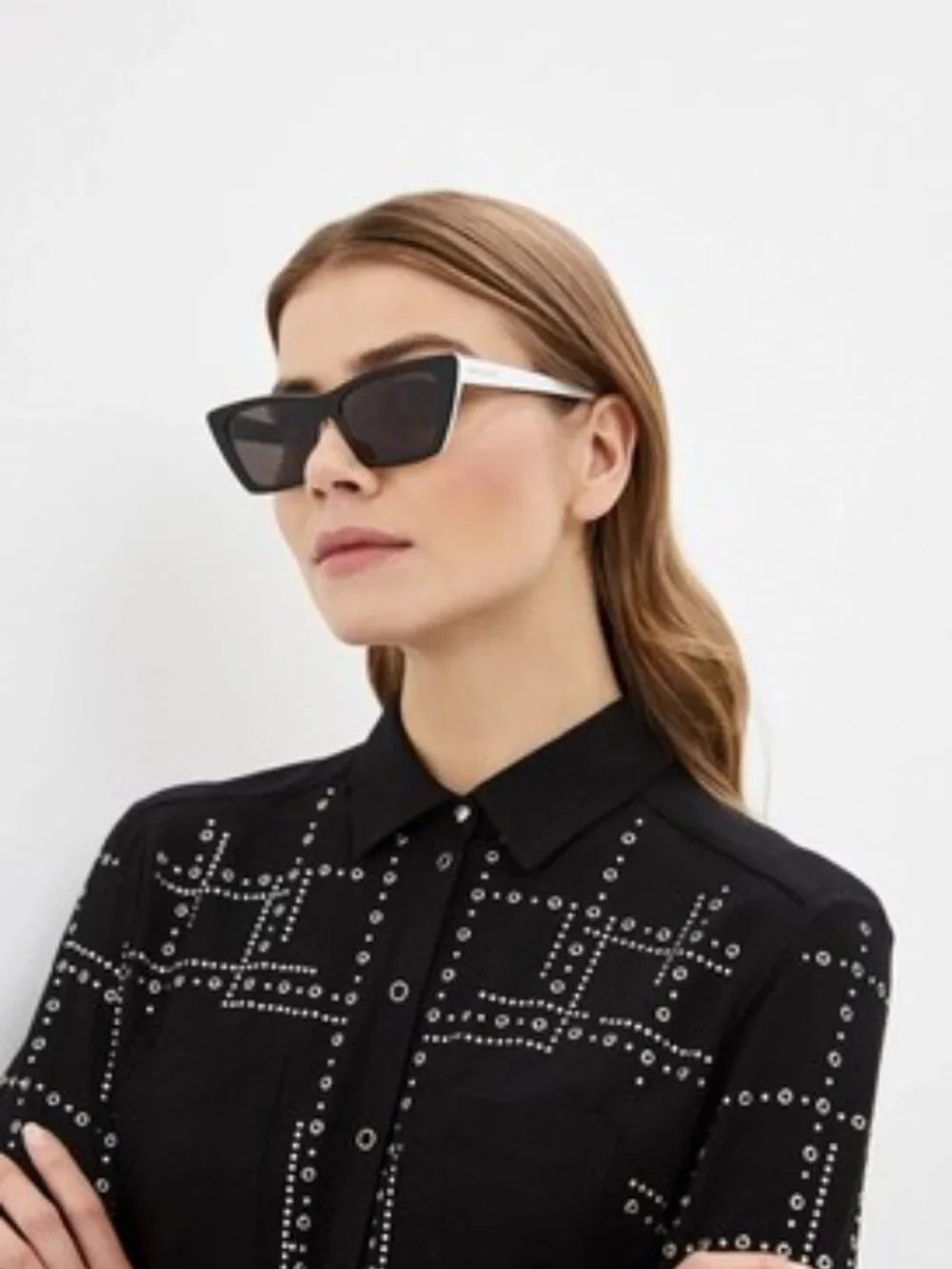 Saint Laurent model sl276